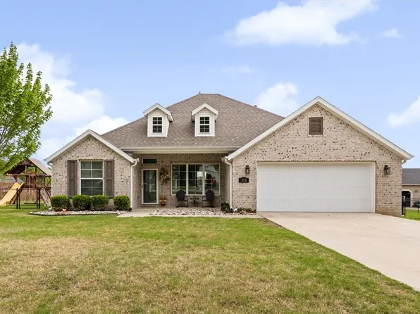 313 W Bush St, Prairie Grove, AR 72753