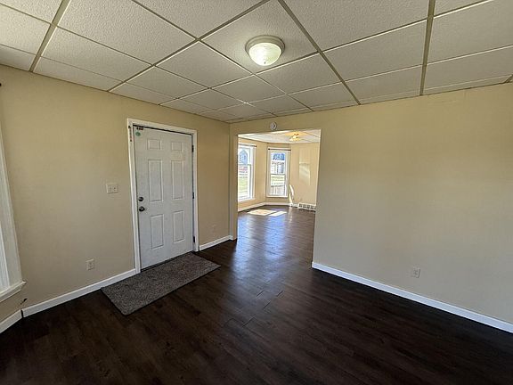 4th image of 131 N Lincoln St #A