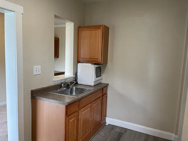 1 bed, 800 sqft, $1,150 — Photo 4