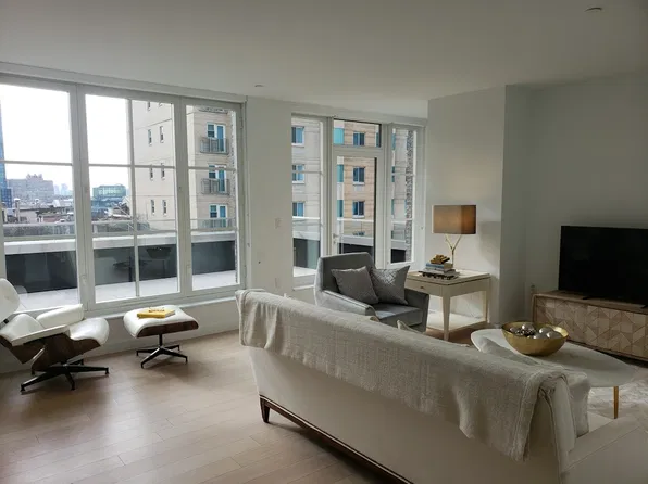 535 W 43rd St S, New York, NY