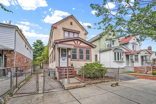 Sold by Mitra Hakimi Realty Group, LLC | media 2