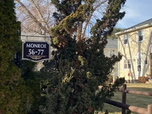 63 East Gate Lane #63, Hamden, CT 06514