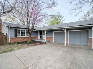 9211 W Briarwood Ave, Wichita, KS 67212