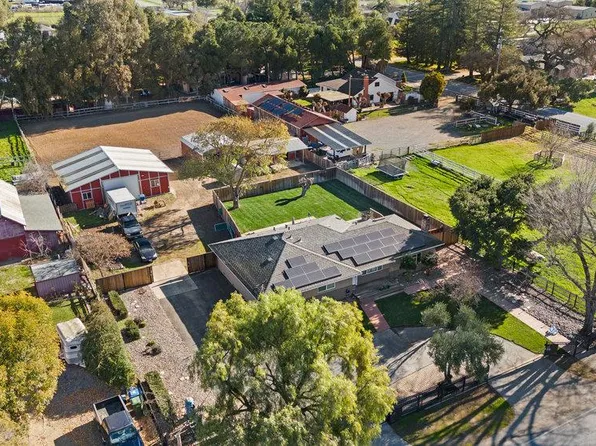 10602 Foothill Ave, Gilroy, CA 95020