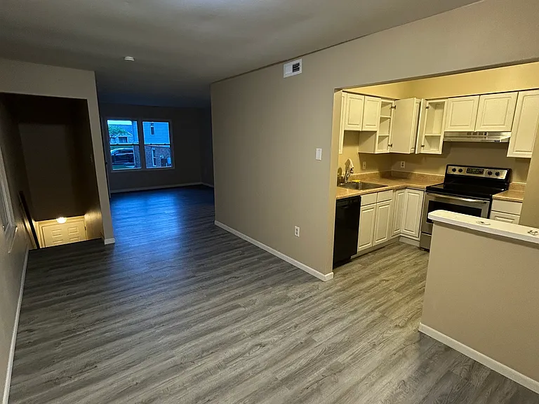 1420 Forest Ln — Photo 2