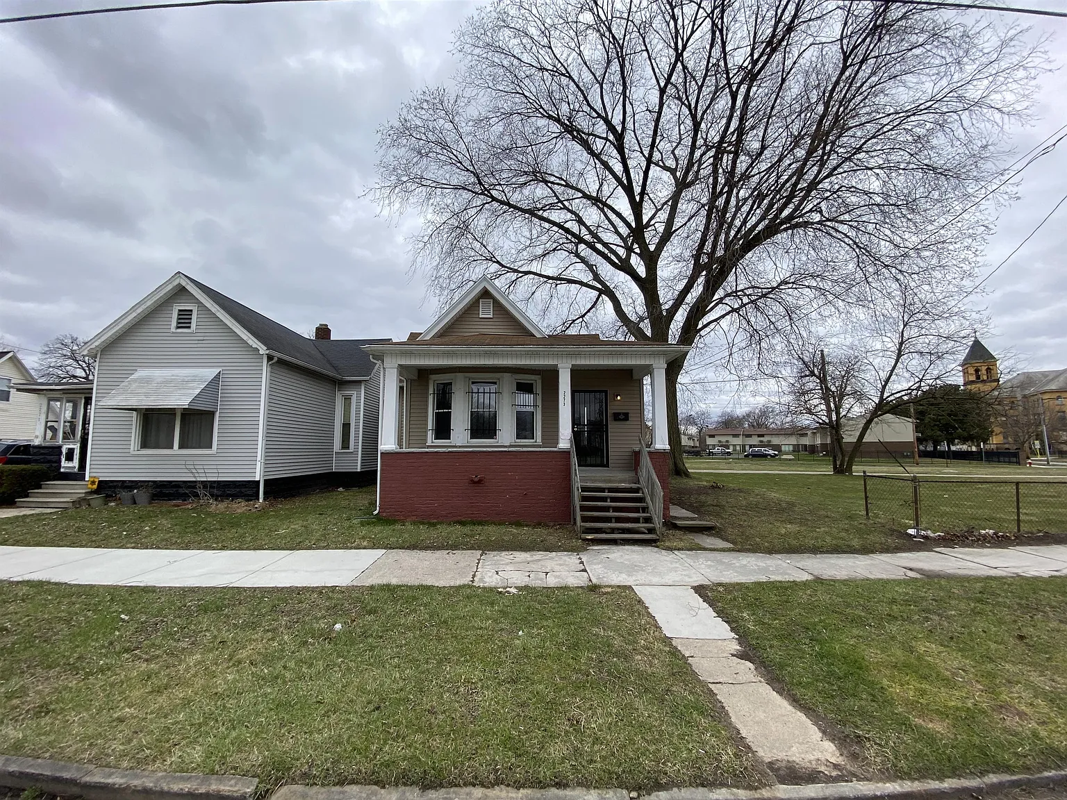 2273 Mayville - 1 — Photo 2