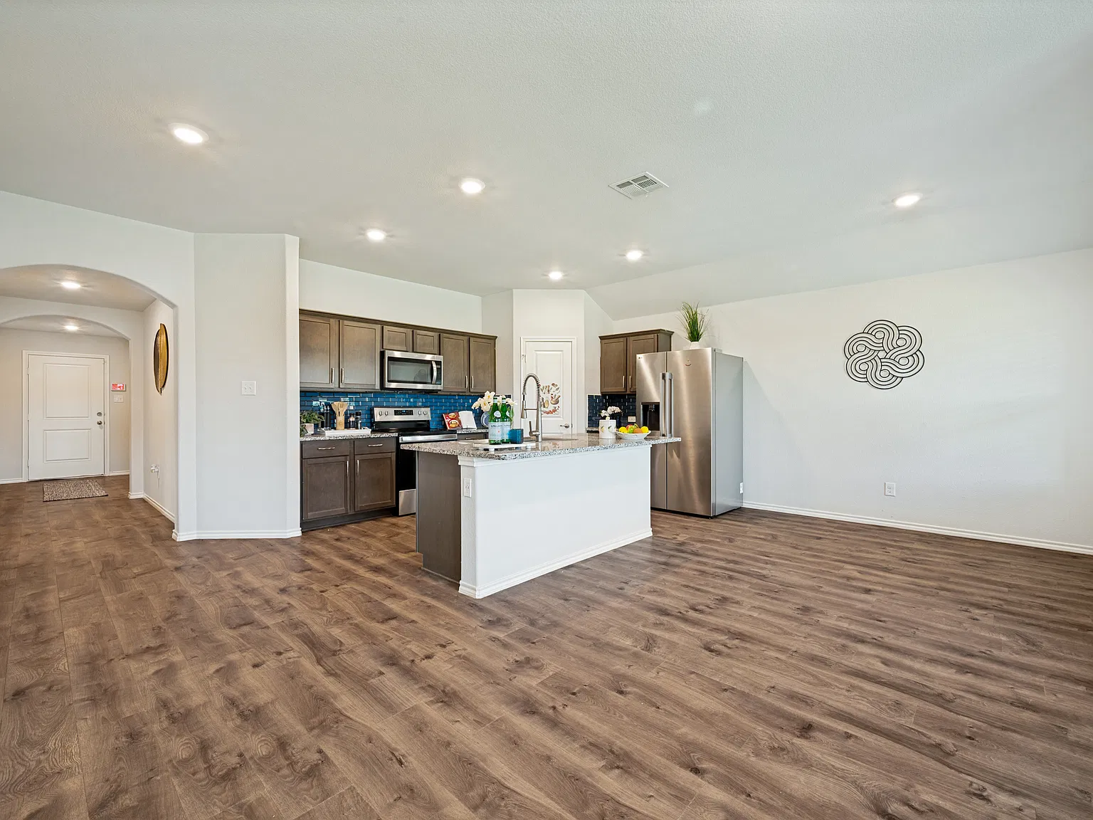4 bed, 1590 sqft, $2,050 — Photo 4