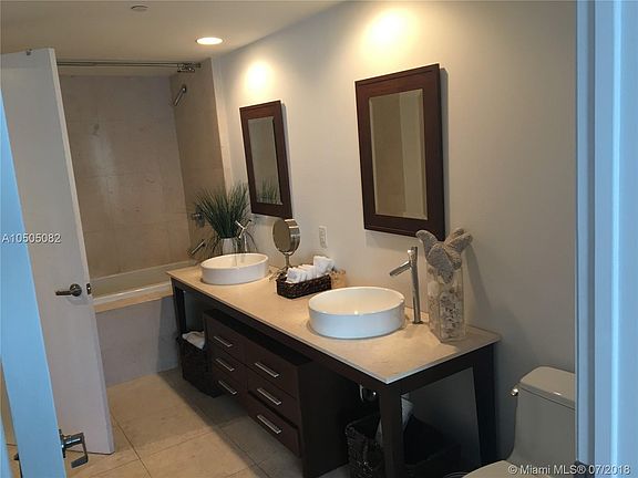 5th image of 475 Brickell Ave #B2714