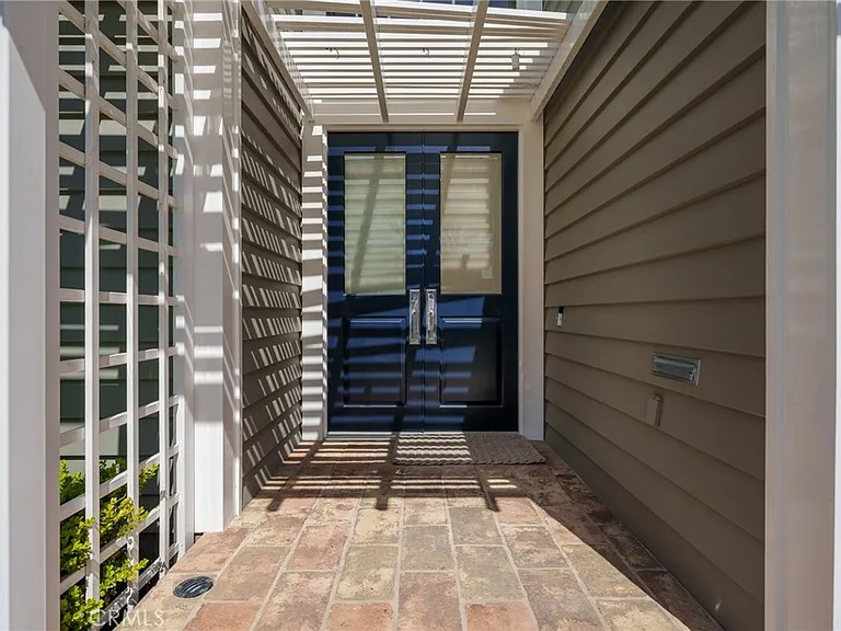 736 Harbor Island Dr — Photo 6