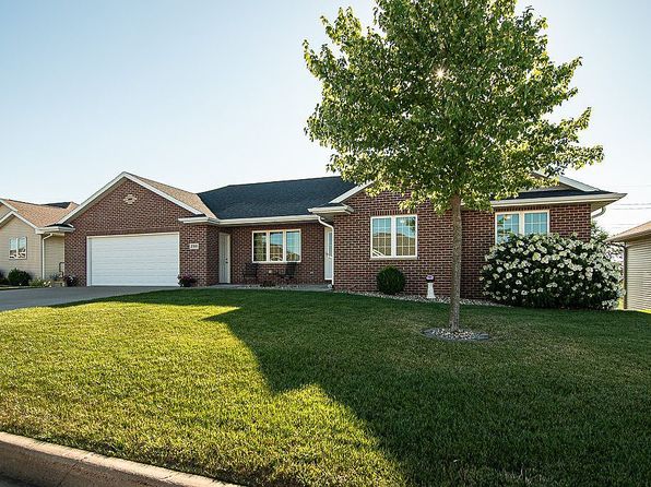290 Lezlie Dr