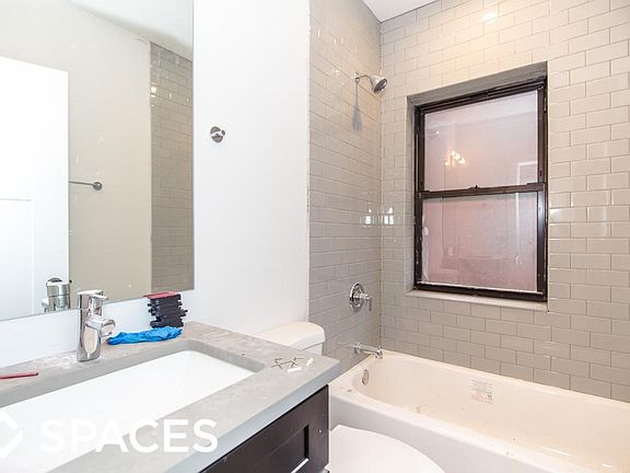 3rd image of 2203 W Eastwood Ave #2NDNE