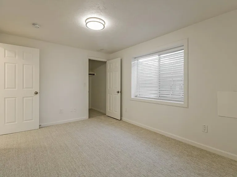 2098 E Weeping Willow Way — Photo 13