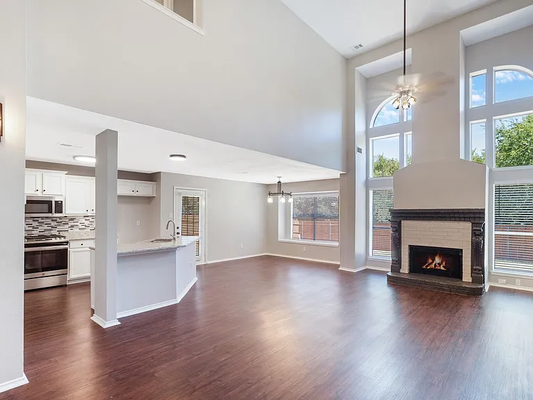 4729 Woodhaven Ln — Photo 13