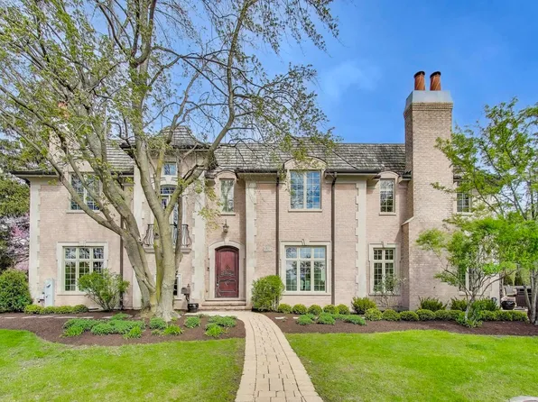 1522 Edgewood Ln, Winnetka, IL 60093