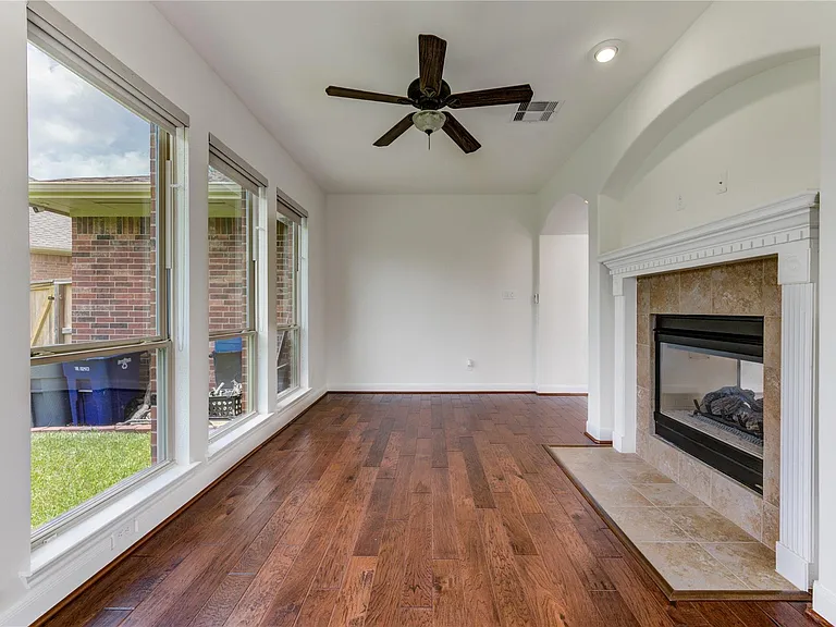 1335 Altavilla Ln — Photo 11