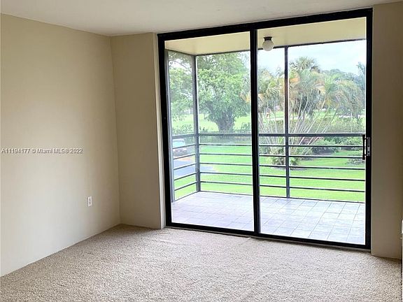 3rd image of 900 Saint Charles Pl APT 220
