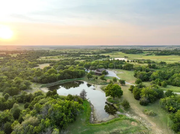 25055 141st Rd, Winfield, KS 67156