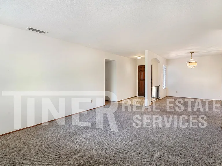 3000 Nikol St — Photo 10