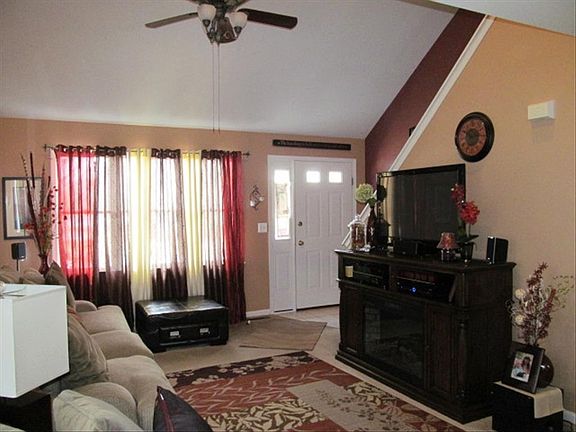 5th image of 102 Ariel Ct