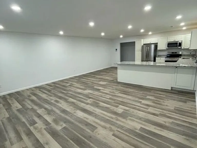 419 James Dr — Photo 2