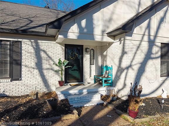 3rd image of 8901 Royal Ridge Dr