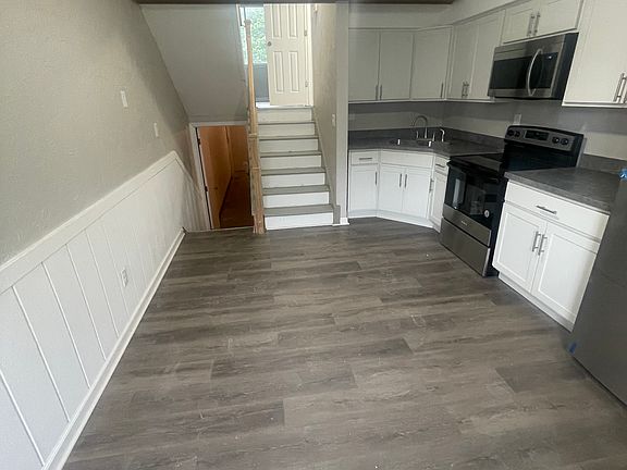 3rd image of 8895 N Swan Rd