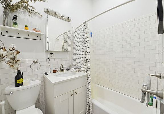 4th image of 566 Vanderbilt Ave #1LF
