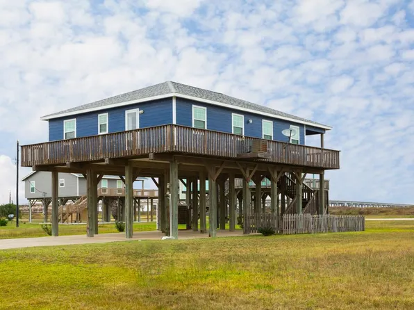 13214 Jolly Roger Dr, Freeport, TX 77541