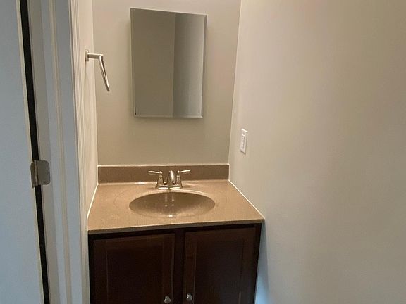 4th image of 82 Gates St #1