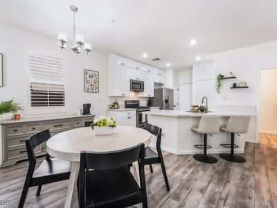 653 Monument Point St, Henderson, NV, 89002