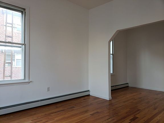 4th image of 20-71 41st St #1