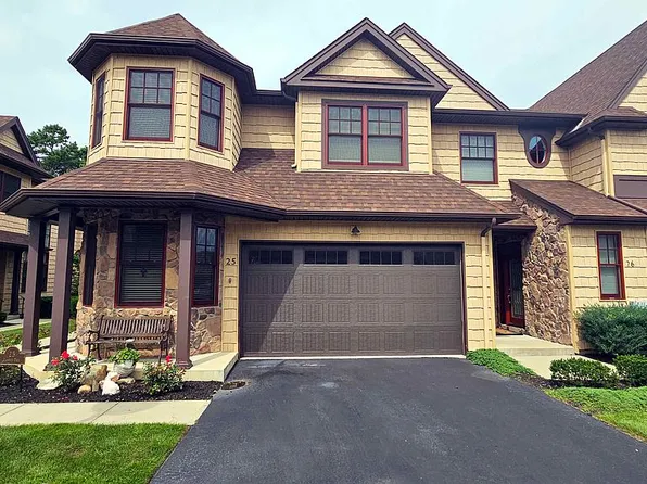 25 Johnnys Path, Bayport, NY 11705