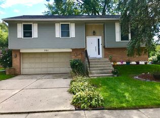 701 Wicker Ave, Streamwood, IL 60107