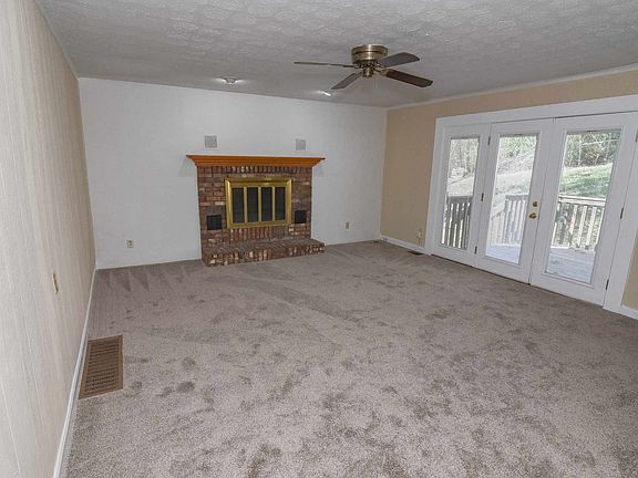 5th image of 2540 Avon Dr