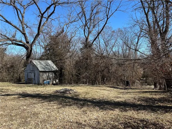 124 S 6th St, Lexington, MO 64067