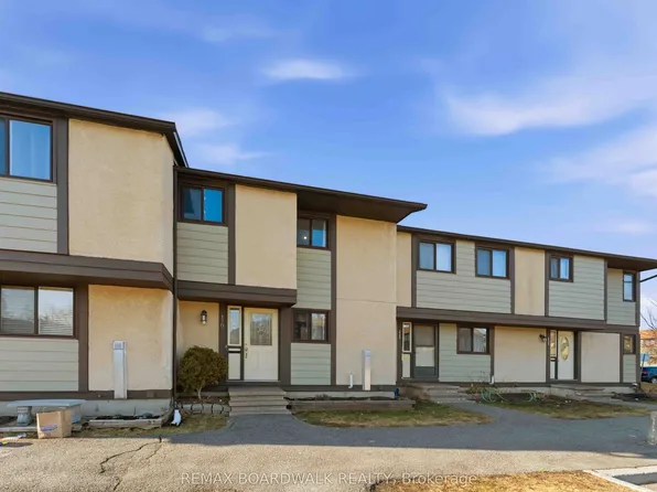 1707 Meadowbrook Rd, Ottawa, ON K1B 4W6