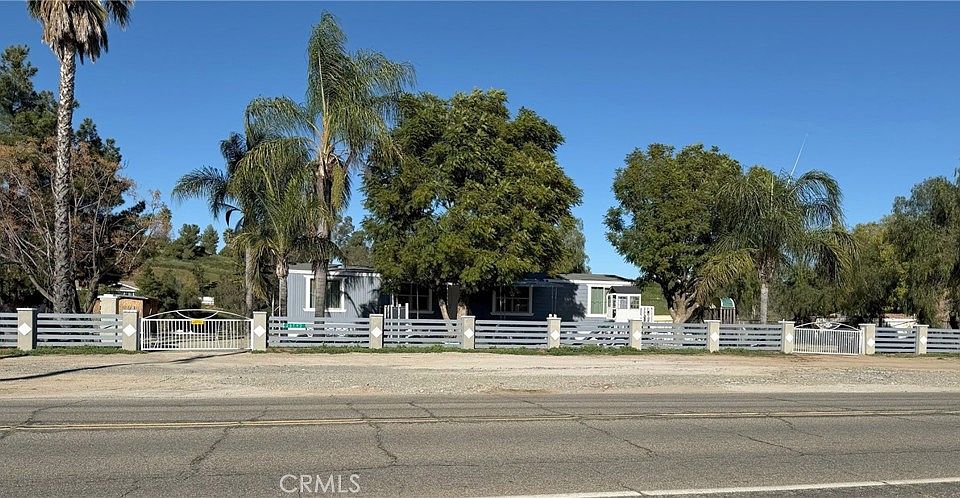 1st image of 20792 Palomar St