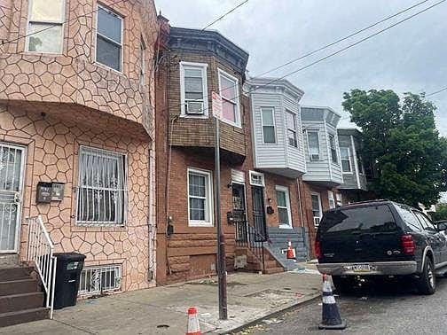 2nd image of 3238 E St