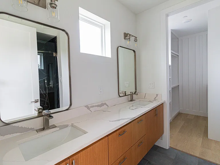 4210 Roseland Ave #101 — Photo 40
