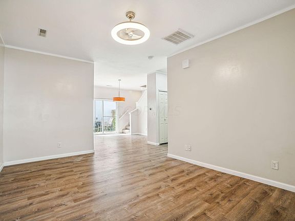 4th image of 737 Park Ct #4103