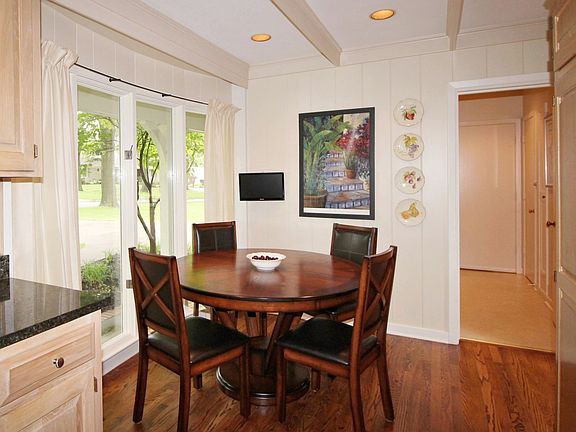 3rd image of 6001 Reinhardt Dr