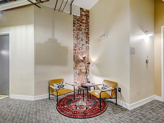 4th image of 2441 North Broadway