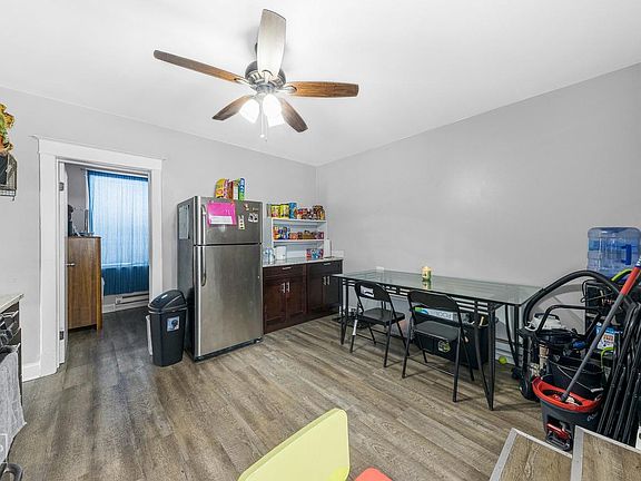 3rd image of 1346 Scoville Ave #1