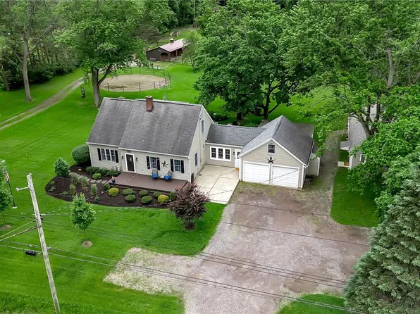 6254 S Abbott Rd, Orchard Park, NY 14127