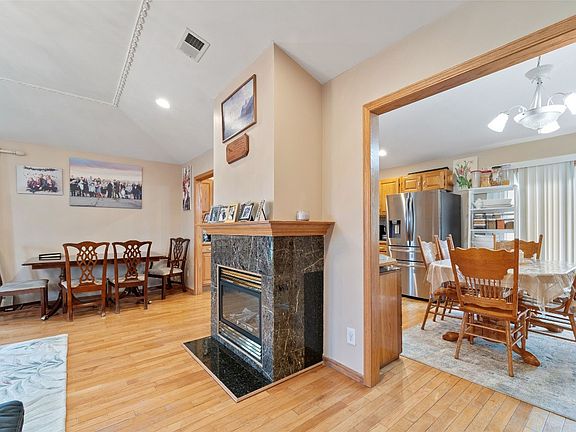 5th image of 71 Rose Ln