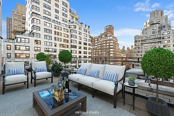 Sold by William Raveis Real Estate | media 19