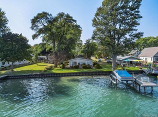 8337 River Rd, Cottrellville, MI 48039