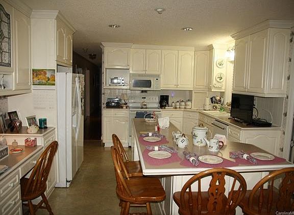 2nd image of 316 Dogwood Dr