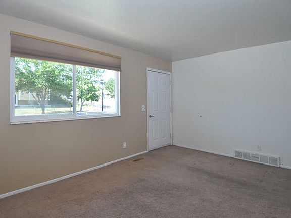 5th image of 5210 W Highwood Dr