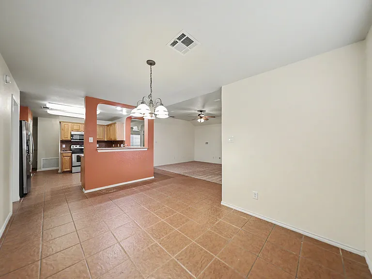 1804 Lobrecht Ct — Photo 6